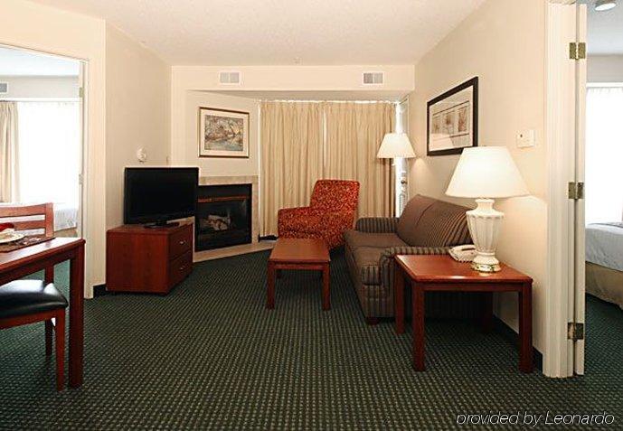 By Marriott North Stone Oak Hotel 3*
