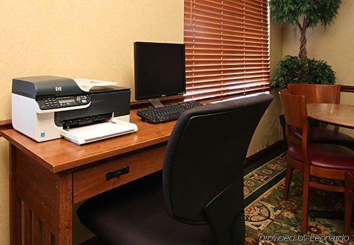 Hotel By Marriott North Stone Oak 3*