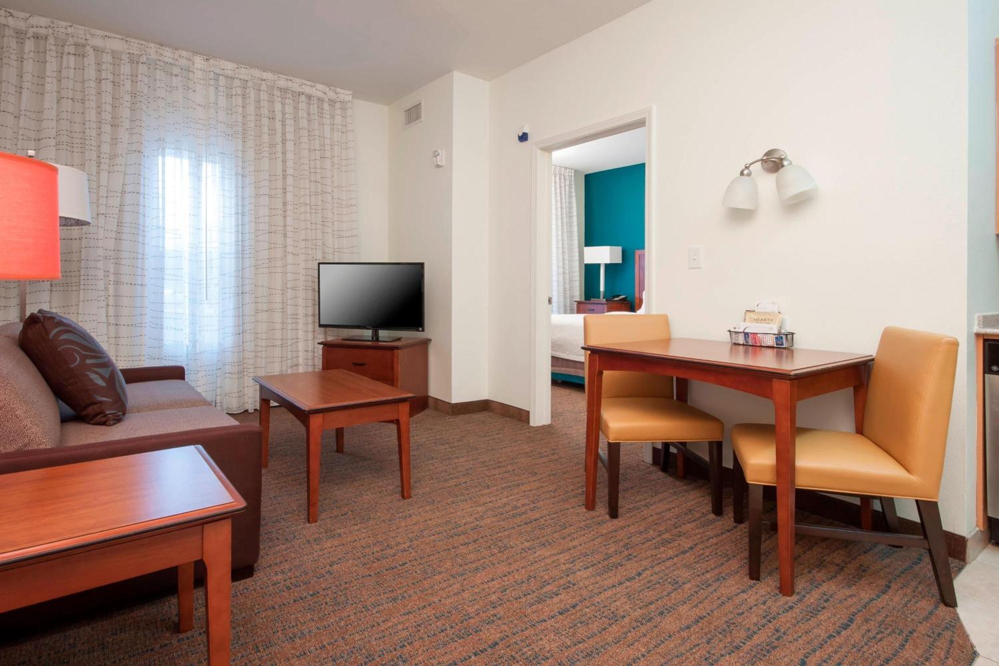 By Marriott North Stone Oak Hotel 3*